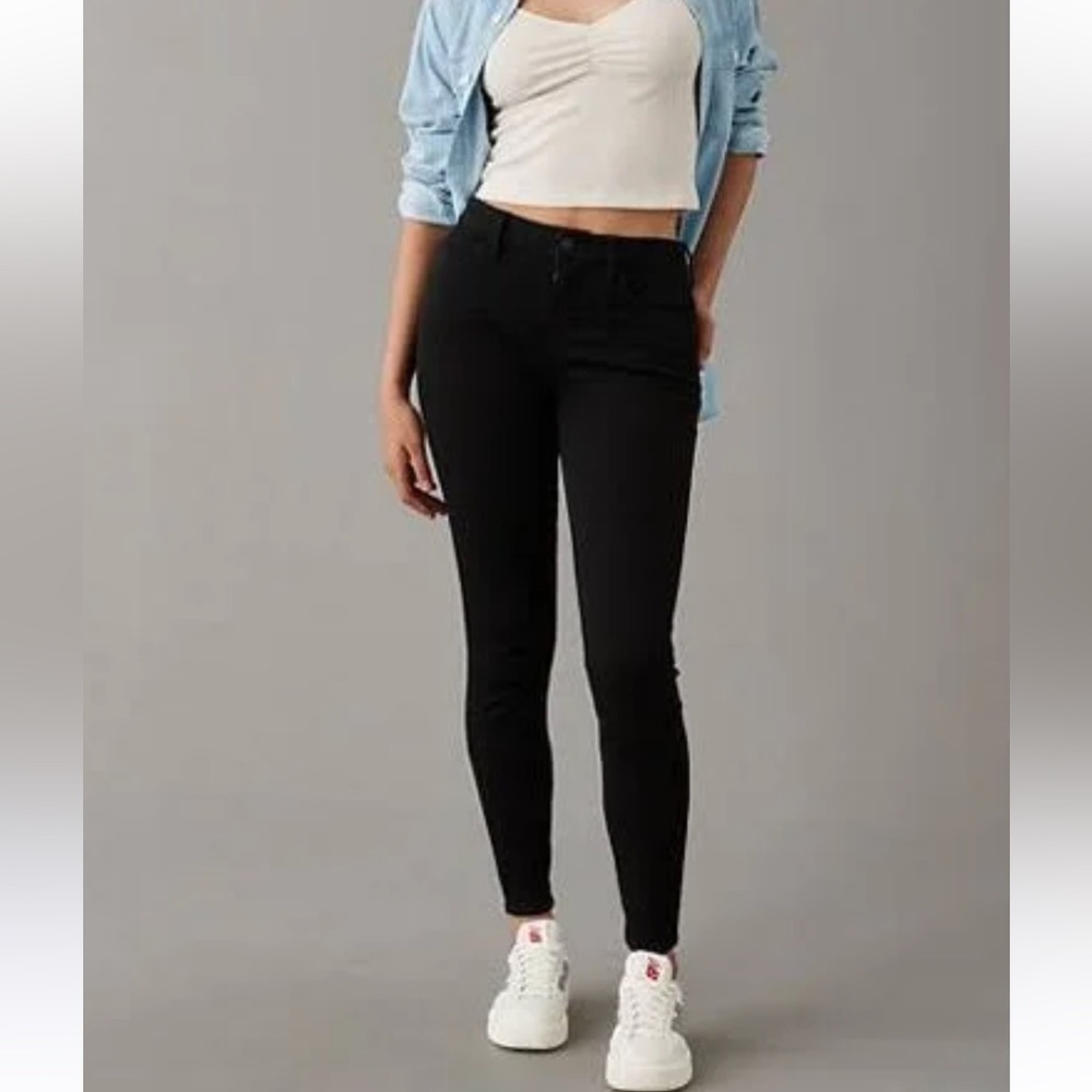 New! American Eagle SZ 10 short next level curvy super high rise jeggings.